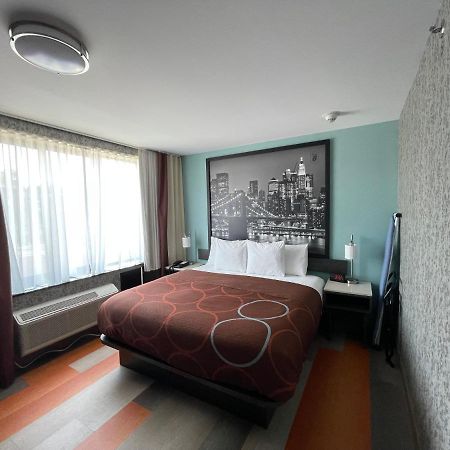 Super 8 By Wyndham Brooklyn Williamsburg 호텔 뉴욕 외부 사진