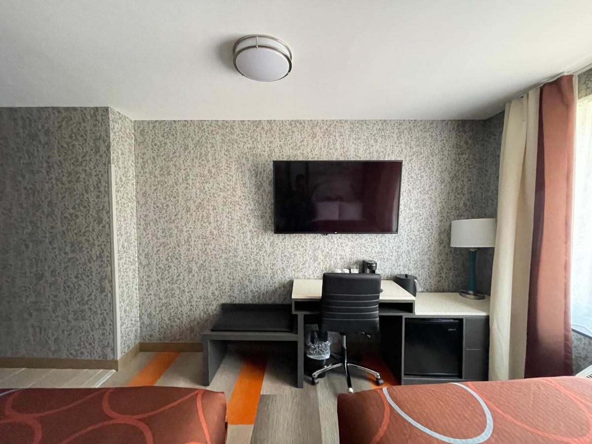Super 8 By Wyndham Brooklyn Williamsburg 호텔 뉴욕 외부 사진